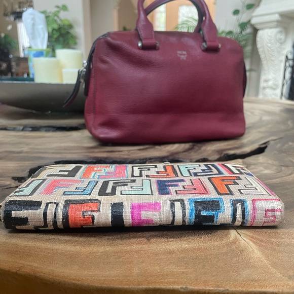 ❤️TRADED❤️Fendi zucca logo long zip organizer wallet pink blue black nude loved - Picture 5 of 16